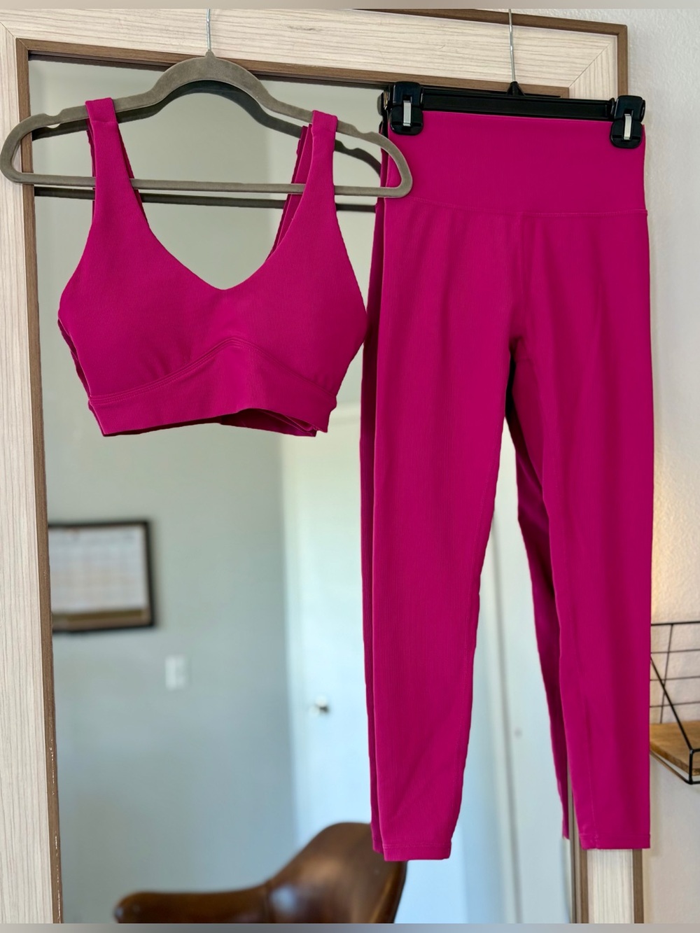 Wilo The Label Sports Bra & Legging Set size Small Hot Pink Athletic Gym Class